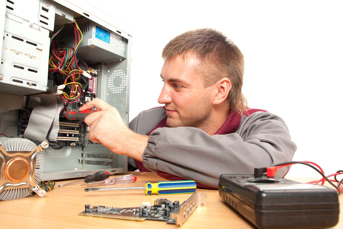 Мастер по ремонту компьютеров в Ревде
